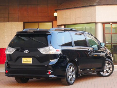 2018 TOYOTA  SIENNA トヨタ　シエナ　スポーツモデル　SE プリファードPKG　人気ミニバン　ファミリーカー　人気色　ブラックボディー　 (1)